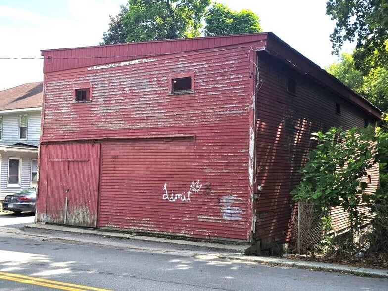 Primary Photo Of 56 Myrtle st, Claremont Industrial For Sale