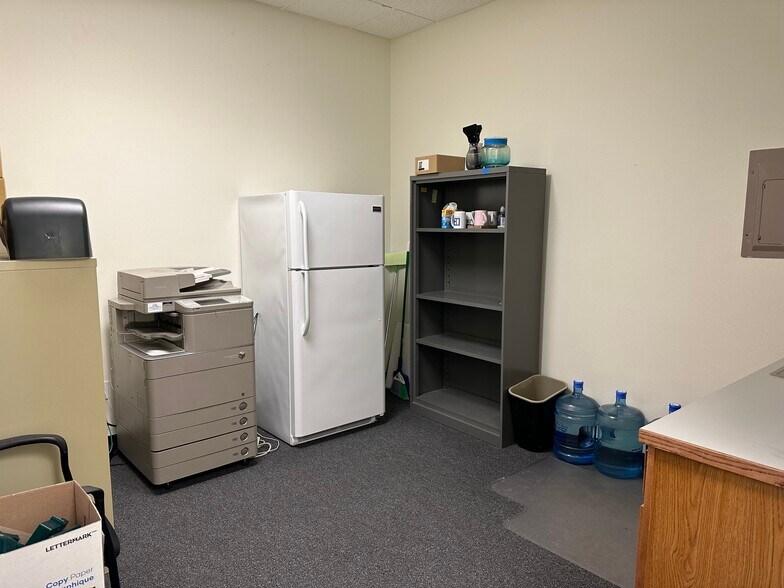 More Photos Of 34851 Kenai Spur Hwy, Soldotna General Retail For Lease