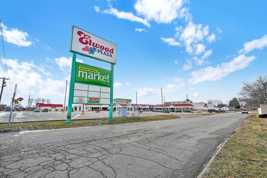 More Photos Of 1900 S Anderson St, Elwood Drugstore For Sale