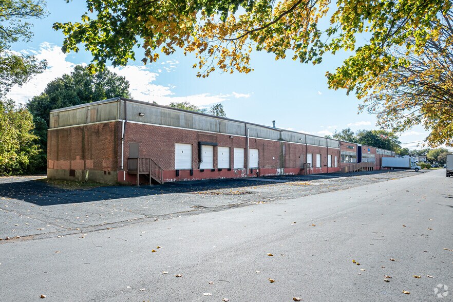 More Photos Of 125 McKee St, East Hartford Warehouse For Lease