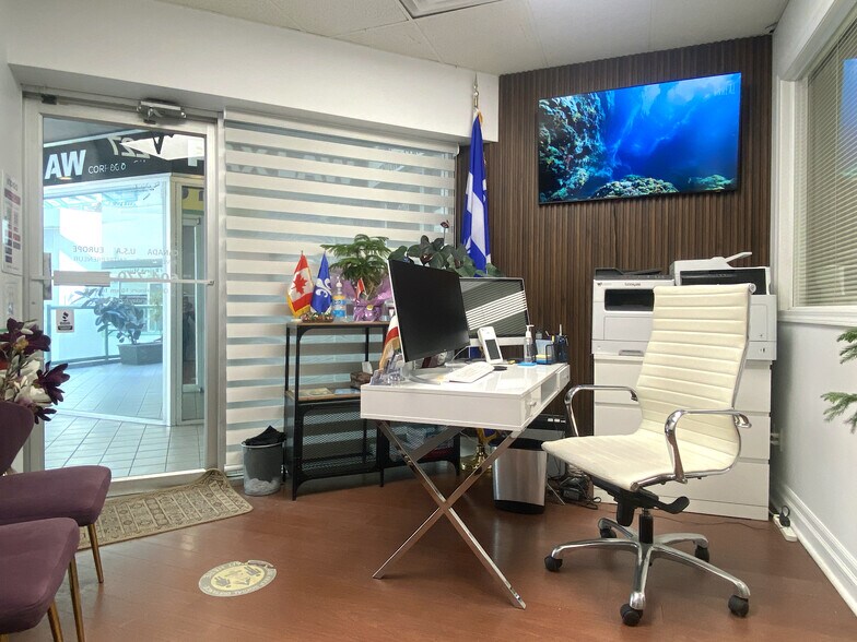 More Photos Of 1433 Lonsdale Ave, North Vancouver Storefront For Sale