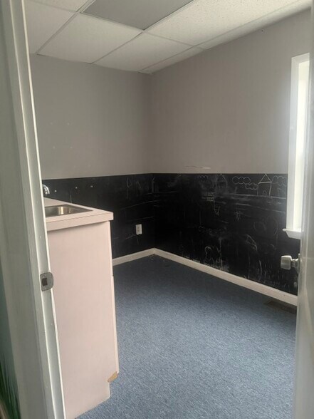 More Photos Of 25 E Laurel Rd, Stratford Medical For Sale