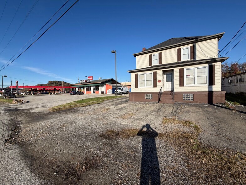 More Photos Of 104 E Byers, New Stanton Land For Lease