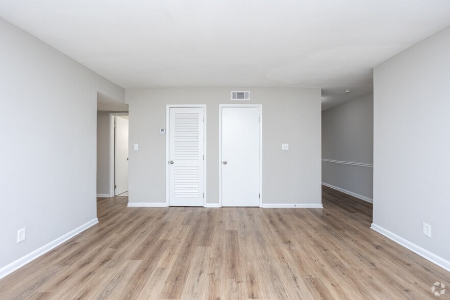 More Photos Of 4343 Victory Dr, Columbus Apartments For Sale