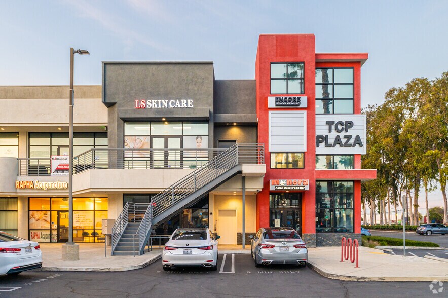More Photos Of 12 Centerpointe Dr, La Palma Storefront Retail Office For Lease