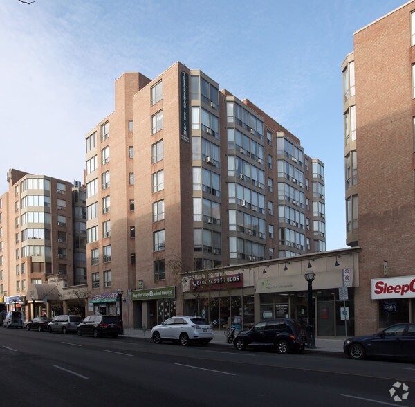 More Photos Of 2100 Bloor St W, Toronto Continuing Care Retirement Community For Lease