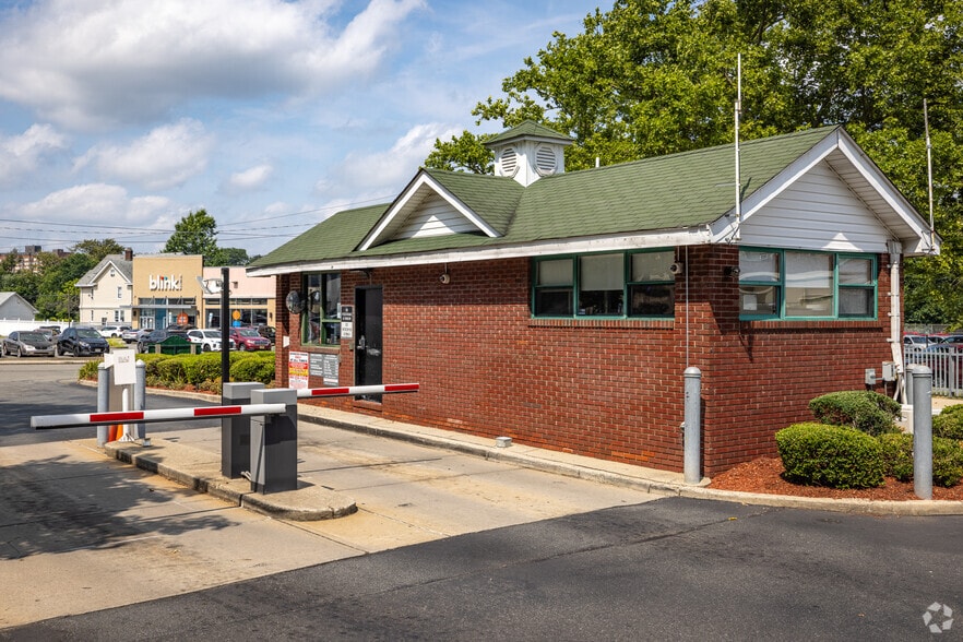 More Photos Of 20 Marshall St, Irvington Apartments For Lease