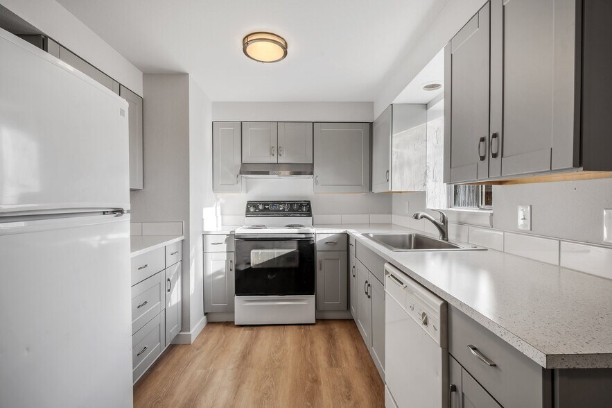 More Photos Of 2411 N Cincinnati St, Spokane Apartments For Sale