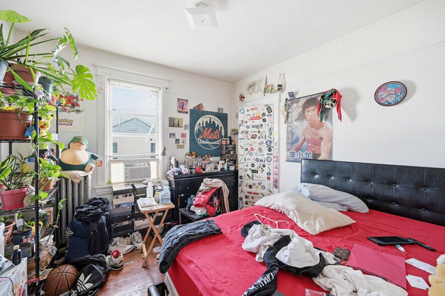 More Photos Of 25 Saratoga Ave, Yonkers Apartments For Sale