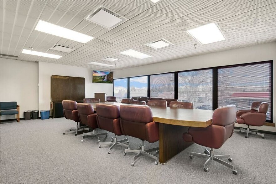 More Photos Of 10116 36th Avenue Ct SW, Lakewood Office For Lease