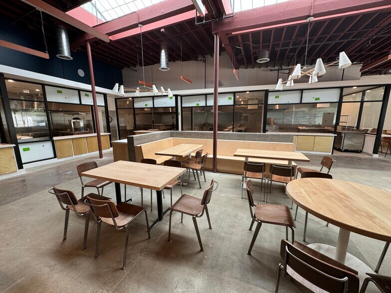 More Photos Of 11016 Magnolia Blvd, North Hollywood Restaurant For Lease