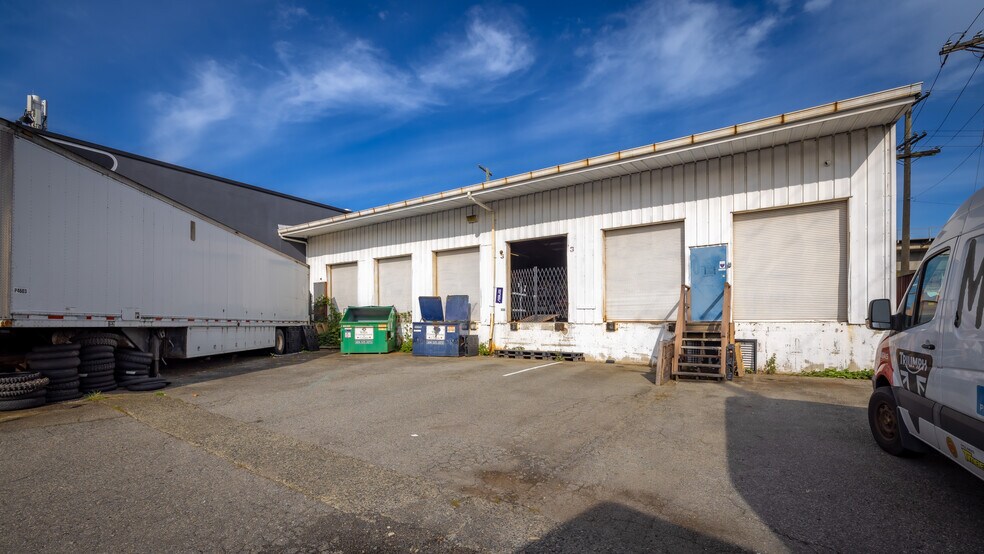 More Photos Of 3057-3059 Grandview Hwy, Vancouver Showroom For Sale