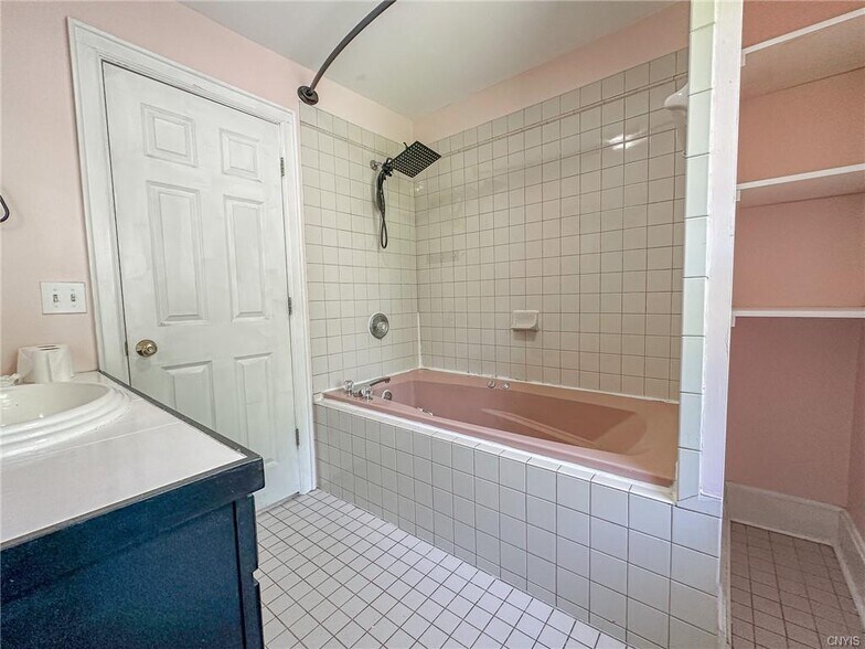 More Photos Of 2395 W Genesee Tpke, Camillus Specialty For Sale