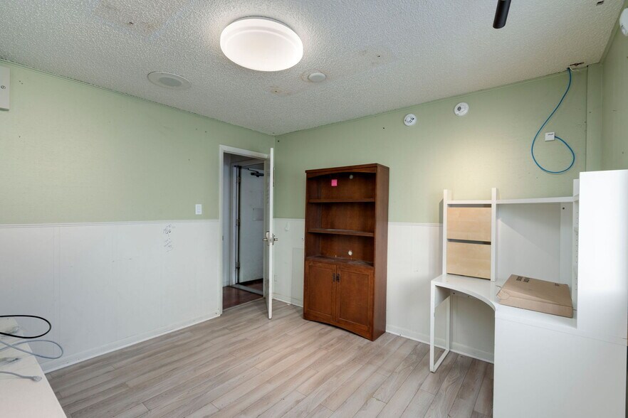 More Photos Of 2515 7th Ave, Garden City Warehouse For Sale