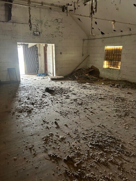 More Photos Of 28075 Joy rd, Westland Light Manufacturing For Sale