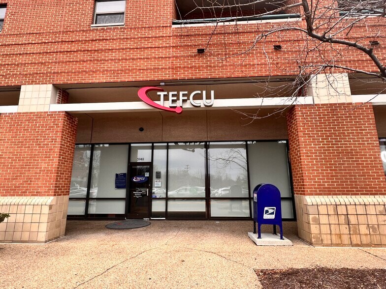 More Photos Of 5940-5990 Richmond Hwy, Alexandria Restaurant For Lease