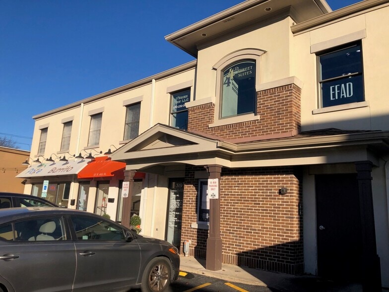 More Photos Of 319 W State St, Geneva Storefront Retail Office For Lease