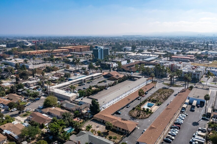 More Photos Of 1503 E 1st St, Santa Ana Hotel For Sale