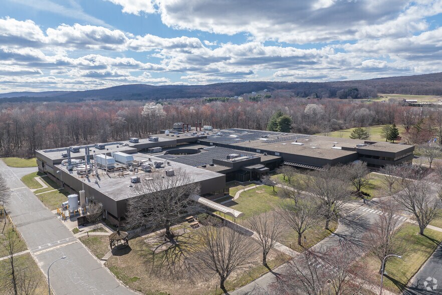 Primary Photo Of 350 Knotter Dr, Cheshire Research And Development For Lease
