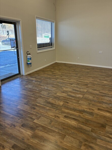 More Photos Of 10 IBM Rd, Poughkeepsie Storefront For Lease