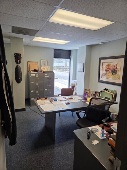 More Photos Of 901 Dover Dr, Newport Beach Medical For Lease