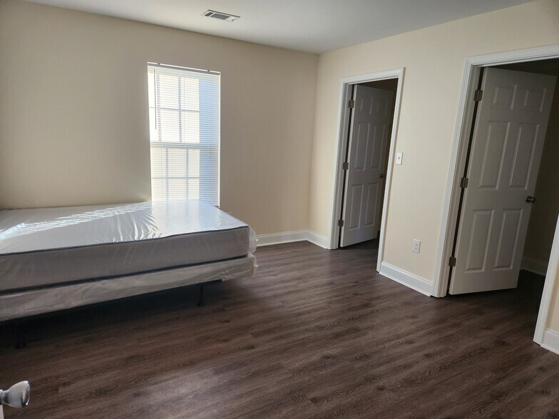 More Photos Of 106 Ronald Pride Blvd, Fort Valley Specialty For Sale