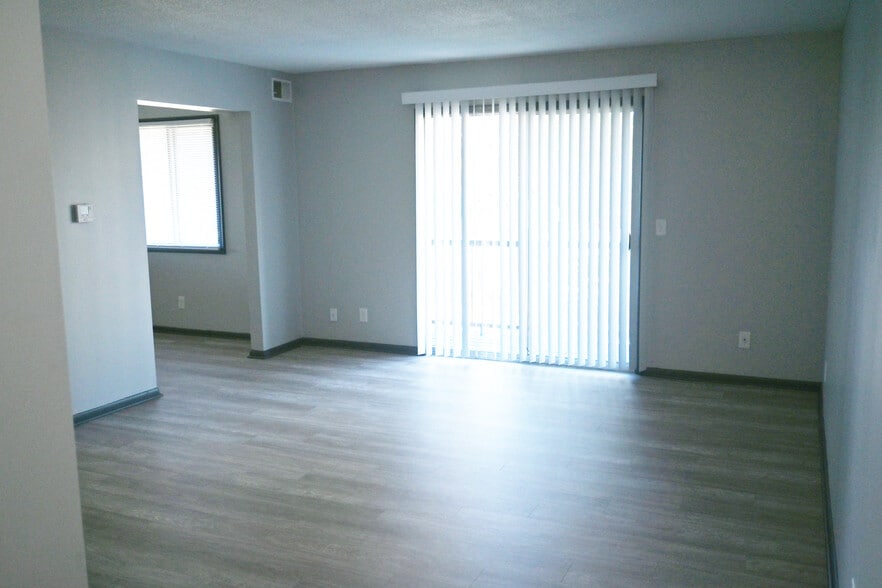 More Photos Of 809 N 121st St, Omaha Apartments For Sale