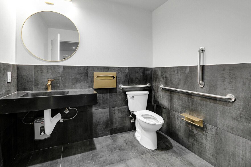 More Photos Of 3519-3521 6th Ave, Tacoma Office For Sale