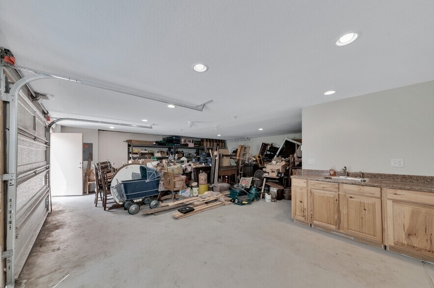 More Photos Of 710 Tenaya St, Hermosa General Retail For Sale