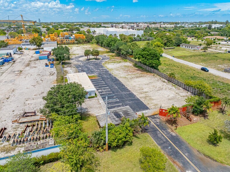 More Photos Of 1911 NW 15th St, Pompano Beach Truck Terminal For Lease