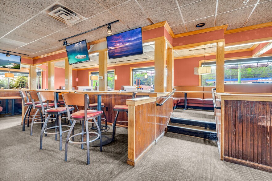 More Photos Of 1589 Big a Rd, Toccoa Flex For Sale