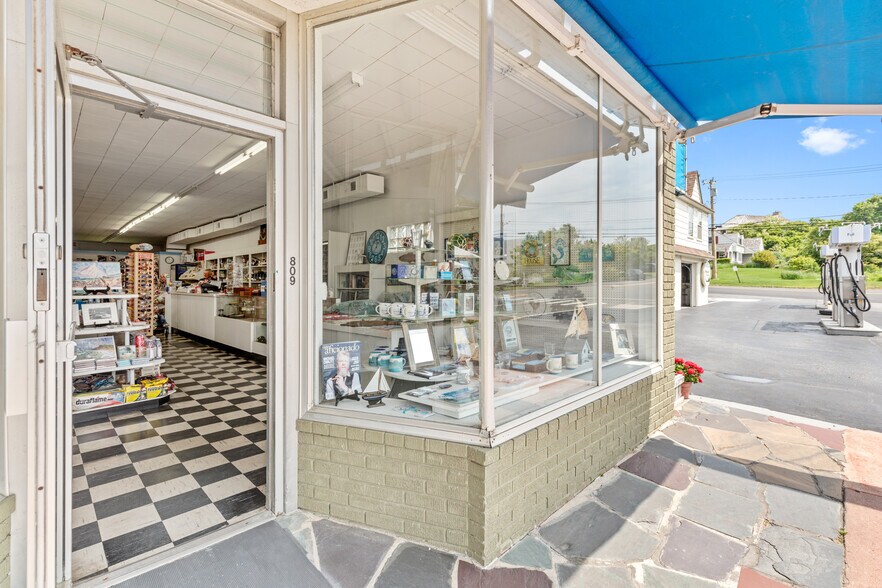 More Photos Of 809 Montauk Hwy, Montauk Auto Repair For Sale