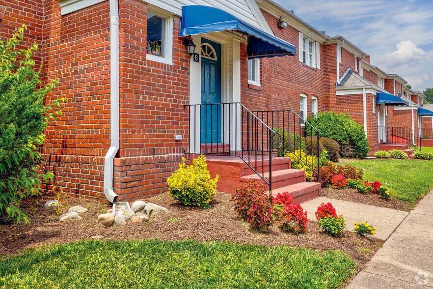More Photos Of 9 Seminole Dr, Portsmouth Apartments For Sale