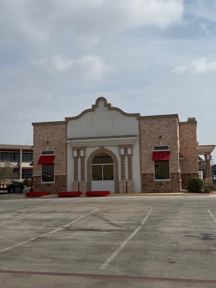 Primary Photo Of 1502 Knickerbocker Rd, San Angelo General Retail For Lease