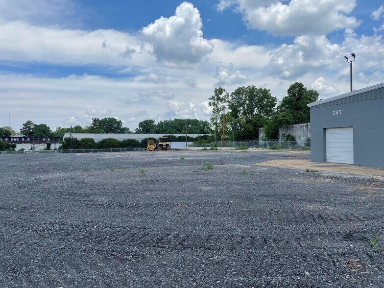 More Photos Of 247 E Bodley Ave, Memphis Light Distribution For Lease