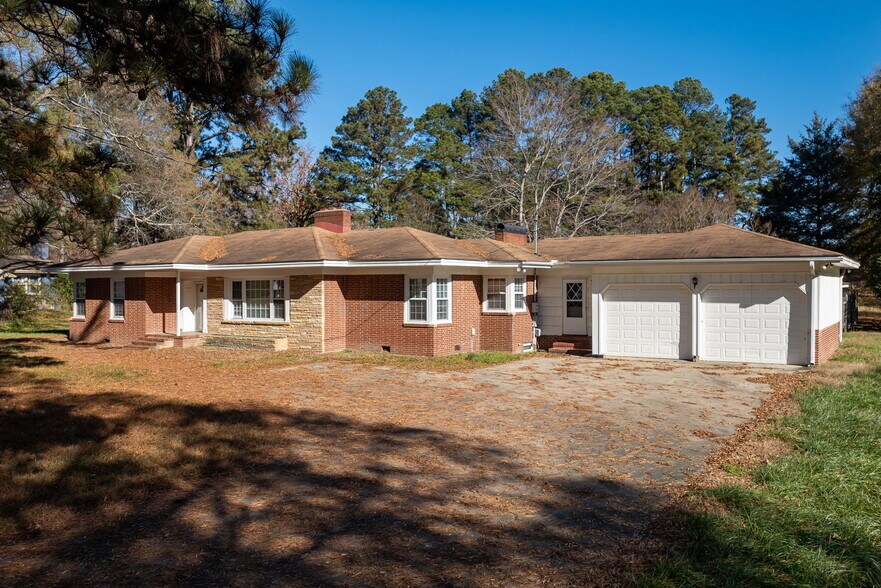 More Photos Of 2721 Wendell Blvd, Wendell Medical For Lease