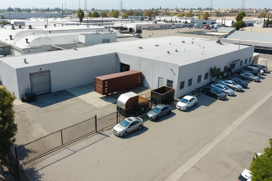 More Photos Of 7711 S Paramount Blvd, Pico Rivera Manufacturing For Sale