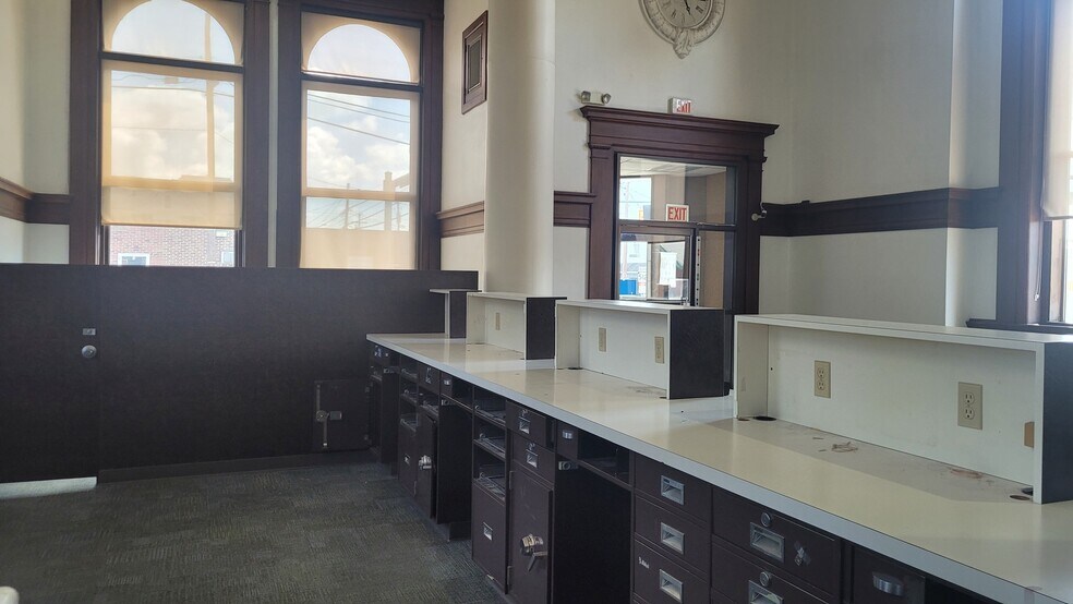 More Photos Of 1 N Robinson Ave, Pen Argyl Bank For Sale