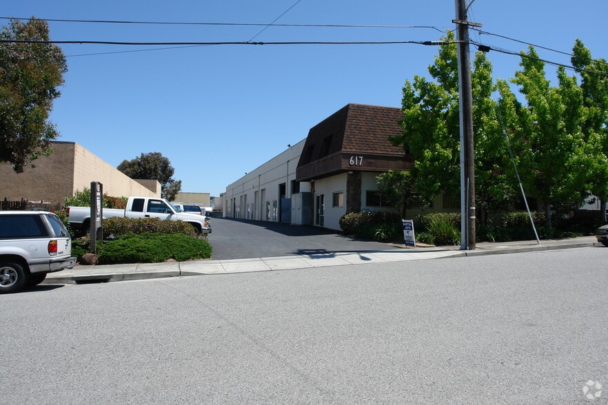 Primary Photo Of 617 Mountain View Ave, Belmont Manufacturing For Lease