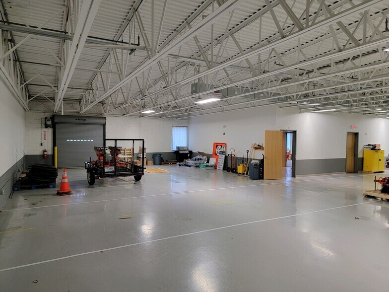 More Photos Of 58-60 S Jefferson Rd, Whippany Warehouse For Lease