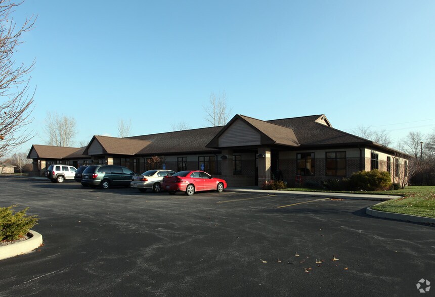 More Photos Of 3969-3975 Navarre Ave, Oregon Office For Lease