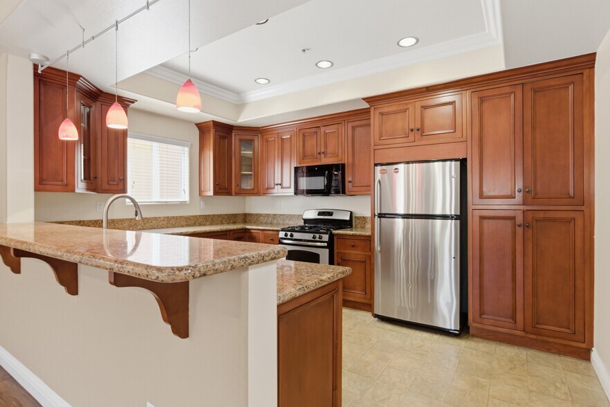 More Photos Of 1101 East Ave, Burbank Apartments For Sale