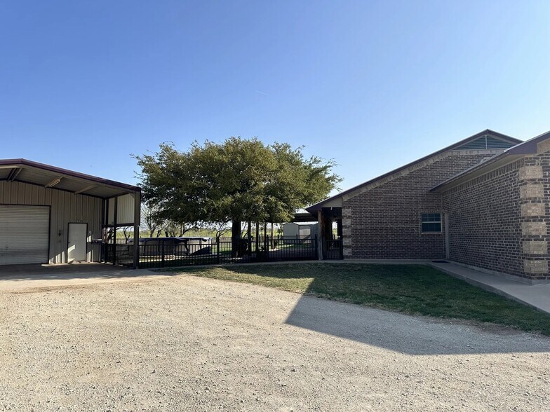 More Photos Of 1782 Key Ln, Abilene Office For Lease