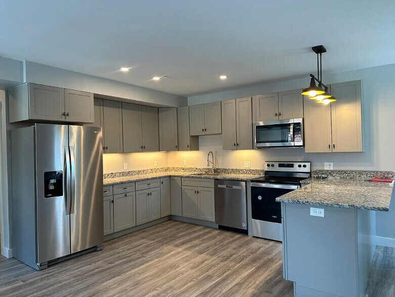 More Photos Of 12 Washington St, Biddeford Apartments For Sale