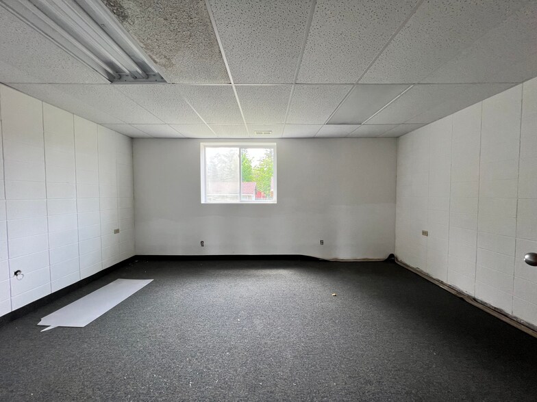 More Photos Of 1040 Main St S, Pine City Office For Sale
