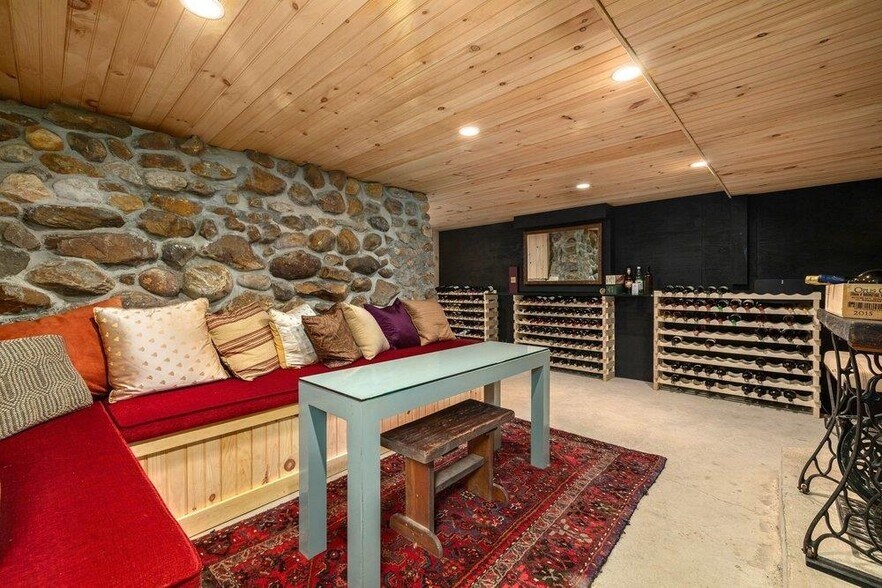 More Photos Of 507 Benson Rd, Manchester Center Specialty For Sale