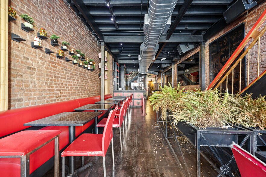 More Photos Of 122 Dyckman St, New York Restaurant For Lease