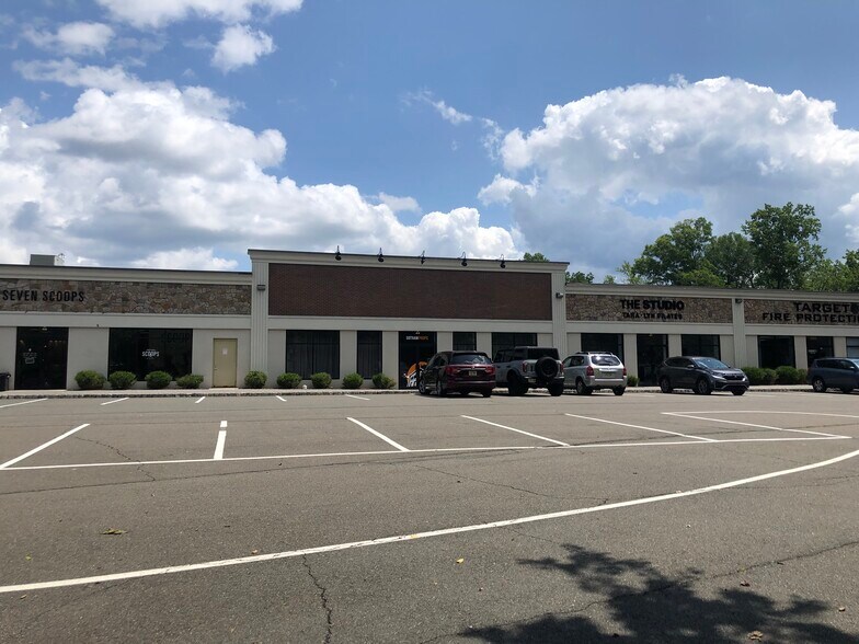 More Photos Of 321 Changebridge Rd, Pine Brook Freestanding For Lease