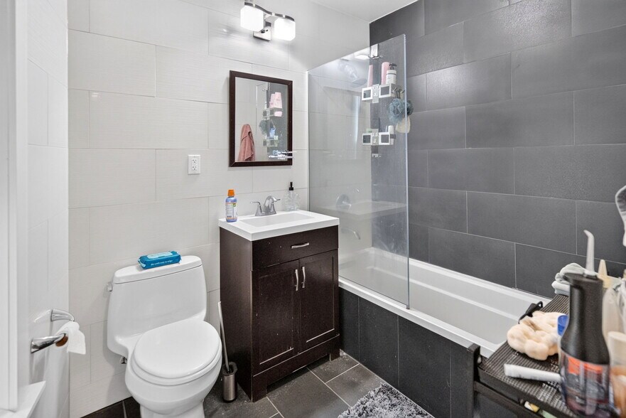 More Photos Of 83 Beaver St, Albany Apartments For Sale