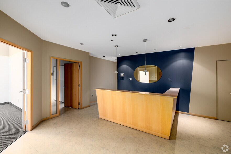 More Photos Of 90 Rue Morgan, Baie-d'Urfé General Retail For Lease